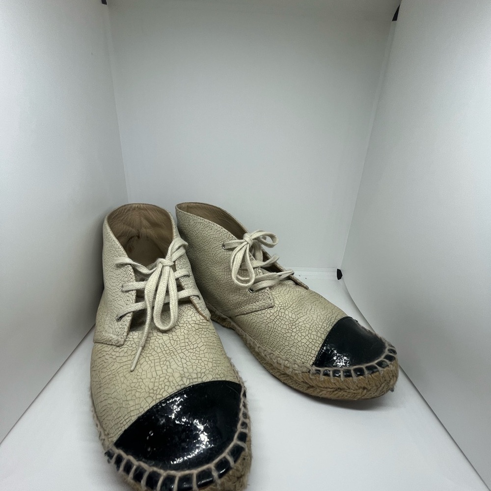 CHANEL Women's Cream and Black Oxfords